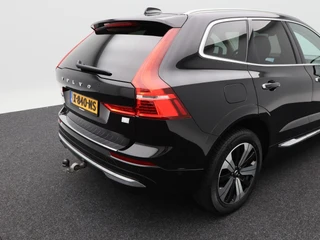 Volvo XC60 2.0 T8 455 Pk Plug-in hybrid AWD Plus Bright | Panoramadak | Trekhaak | 360° Camera | Harman Kardon | Leder | 19 Inch | 35.116 Km!! / 15