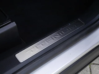 Ford Kuga 2.0 TDCi Titanium | Diesel | Trekhaak | 1900KG trekgewicht | Keyless entry en start | Lichtmetalen velgen | Navigatie | Climate control | Parkeersensoren achter / 16