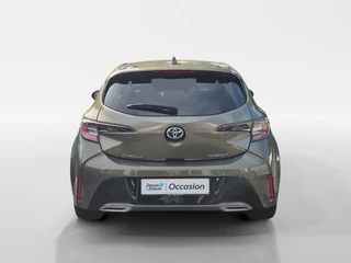 Toyota Corolla 2.0 Hybrid Executive / 8