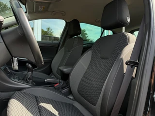 Opel Astra 1.2 Business Edition - NL Auto Cruise Airco Navi Bluetooth / 6