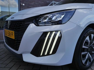Peugeot 208 1.2 PureTech 100 Style | Lage km.stand | Airco | Cruise control | Parkeersensoren achter | Apple Carplay/Android Auto | Led verlichting / 32