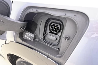 Opel Mokka Electric GS 54 kWh  | Climate control | Achteruitrijcamera | Apple Carplay/Android Auto | Cruise control | LED koplampen | Zwart dak | 18" Lichtmetalen velgen / 18
