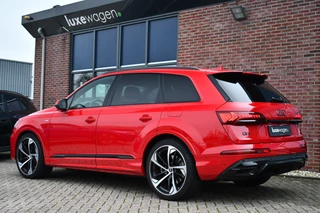 Audi Q7 55 TFSI e quattro S-Line  Rijklaar! Pano 22inch Contourzetels Luchtv / 7