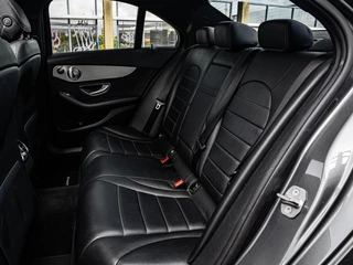 Mercedes-Benz C-klasse 180 AMG Night Edition | Panoramadak | Burmester | Memory | 360 Camera | Leder | LED | Sfeerverlichting | Stoelverwarming | 19" / 14