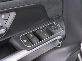 Mercedes-Benz EQB EQB 300 4Matic AMG / 20
