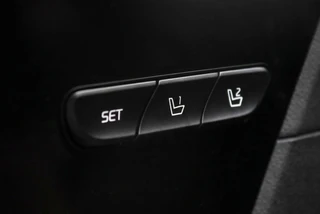 Kia e-Niro ExecutiveLine 64 kWh 204PK 100% SOH Leder | JBL Sound | Warmtepomp | Stoelkoeling / 22