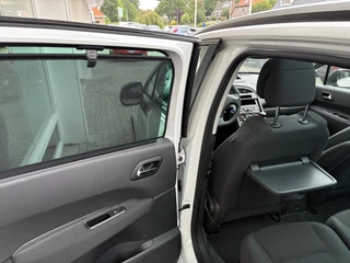 Peugeot 5008 1.2T 130pk Style 7p. | Dealeronderhouden | Trekhaak | Achteruitrijcamera | Panoramadak | Zeer nette staat / 9