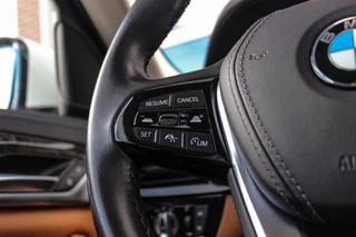 BMW 5-serie Touring 540i xDrive High Executive Luxury-Line | 1e eigenaar | Achterasbesturing | Cruise control adaptief | Apple carplay | Adaptief LED | DAB | Panoramadak | HiFi audio / 21