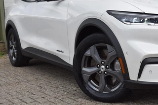 Ford Mustang Mach-E RWD 75 kWh | Pano | Leder | B&O| Winterpakket | / 7