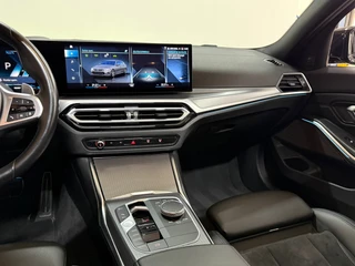 BMW 3-serie Touring 330e M-Sport Pro | LCI | Dravitgrau | 292PK | Plug-in Hybrid |Carplay | 19” | Harman Kardon | Trekhaak / 35