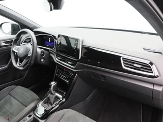 Volkswagen T-Roc 1.5 TSi 150 Pk Automaat R-Line Business | Trekhaak | Stoelverwarming | Camera | Adaptive Cruise | Carplay | Navigatie | 17 Inch | 20.604 Km !! / 38