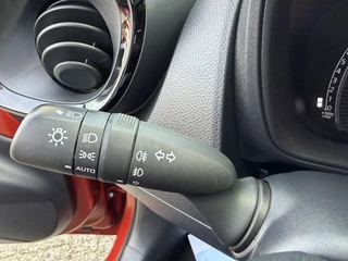 Toyota Aygo X 1.0 VVT-i MT Envy CABRIO KEYLESS PARK-SENSOREN STOELVERWARMING APPLE/ANDROID LM-VELGEN 18" / 10