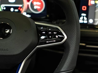 Volkswagen Golf GTE | 245PK | Pano | Matrix-LED / 16