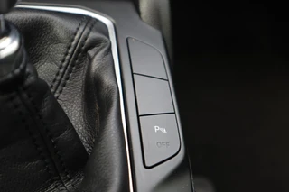Ford Focus Wagon BUSINESS APPLE/ANDROID PARK-SENSOREN WINTERPACK CLIMA LED ALL-SEASON KEYLESS / 35