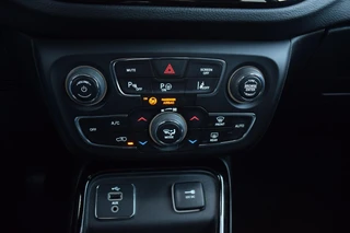 Jeep Compass 1.4 MultiAir Limited | Trekhaak | Leer | Beats | Memory | Camera / 18