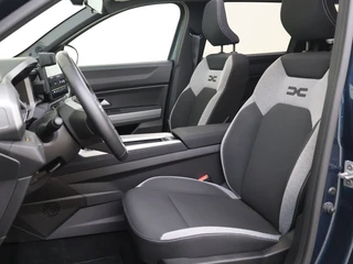 Dacia Bigster 1.8 hybride 155 Journey Automaat Panorama Winterpack 360 Camera / 6