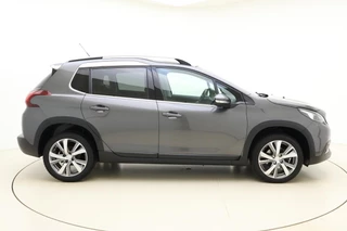 Peugeot 2008 1.2 PureTech 130pk Blue Lease Allure | Panorama Dak | DAB+ | Navigatie | Climate Control | Cruise Control | Achteruitrijcamera |LichtMetalen Velgen met All Seasonbanden / 10