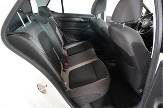 Škoda Fabia 1.0 TSI Drive  | Navi | Cruise | PDC | / 25
