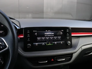 Skoda Fabia 1.0 TSI Monte Carlo | AUT. | SPORTSTOELEN | CAMERA | STOELVERW. | CRUISE | NAVI | APPLE CARPLAY | / 8