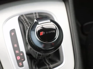 Audi Q3 1.4 TFSi 150 Pk Automaat S-Line | Trekhaak | Half Leer | Cruise Control | Camera | Climatronic | Navigatie | 18 Inch / 31