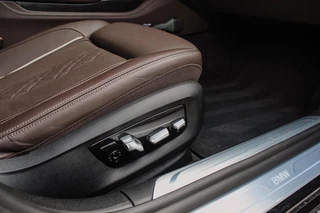 BMW 7-serie 740i High Executive | 2e eigenaar | Driving Assistant Plus | Innovation pakket | Massage | Dodehoekdetectie | Adaptieve cruise | 360 camera | Stoelventilatie | Gesture control / 19