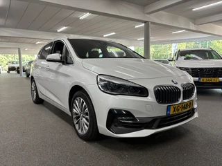 BMW 2-serie Active Tourer 218i High Executive/ NL auto/ Afneembare trekhaak/ Achteruitrijcamera / 8