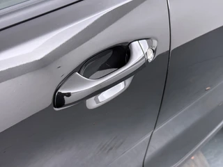 Kia Stonic 1.0 T-GDi MHEV DynamicLine  - Apple Carplay/Android Auto - Achteruitrijcamera - Cruise Control - Fabrieksgarantie t/m 07-2032 / 17