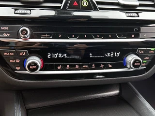 BMW 5-serie 545e xDrive M Sport | Camera | Adaptive Cruise | Stoelverwarming | / 17