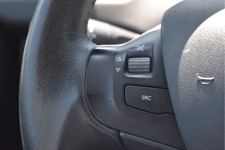 Peugeot 208 1.2 PureTech Style  | NL-Auto | Navi | Cruise Control | Airco | Bluetooth | Park.sensoren | LM-Velgen | NAP / 33