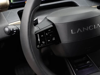 Lancia Ypsilon 1.2 Turbo Hybrid LX / 11