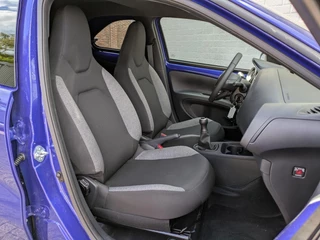 Toyota Aygo X 1.0 VVT-i MT Active Adapt.Cruise|Camera|Climate-Control|Apple-Carplay/Android-Auto|Stoelverwarming / 30