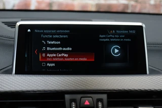 BMW X2 sDrive20i High Executive M Sport Pakket Automaat  / Navigatiesysteem Plus / Leder / Panoramadak / Stoelverwarming / LED / Harman Kardon / 19 Inch / Head-Up Display / Parkeersensoren voor+achter / Climate Control / Shadow Line / 27