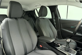 Peugeot 208 PureTech 100pk Allure Pack | Navigatie | Trekhaak | Achteruitrijcamera | Stoelverwarming | Climate control | Cruise control | Apple Carplay/Android Auto | Lichtmetalen velgen / 14