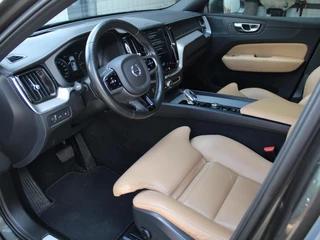 Volvo XC60 2.0 Recharge T8 AWD R-Design Panoramisch schuif/kantel dak, 360 Camera, Stoelverwarming, Harman/Kardon audio installatie, Navigatie / 13