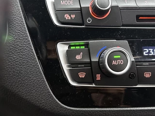 BMW 1-serie M140i xDrive | Stoelverwarming | Cruise Control | Navigatie / 17