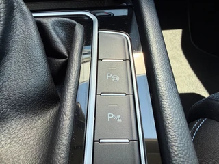 Volkswagen Passat Variant 1.4 TSI PHEV GTE * AUTOMAAT * Parkeercamera * Massage * Keyless * / 28