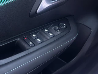 Peugeot 208 1.2 PureTech Allure Pack | Adaptive Cruise Control | Parkeercamera/-sensoren | Keyless Start | Apple Carplay/Android Auto | Climate Control | i-Cockpit | Navigatie | DAB | Full LED | Dealer Onderhouden | / 29