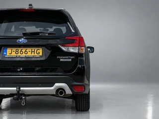Subaru Forester 2.0i e-BOXER Luxury AUT  | dealer onderh. | leder interieur | trekhaak | adapt. cruise | carplay | memory seat / 15