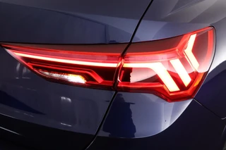 Audi Q3 45 TFSIe 245pk S edition Trekhaak Keyless Stoelverwarming Navigatie Adaptive Cruise S-Line / 42
