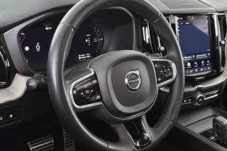Volvo XC60 2.0 T6 Plug-in hybrid AWD R-Design Pano Trekhaak Harman Kardon Stoelverwarming 21" / 15