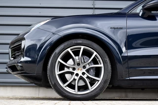 Porsche Cayenne Coupé 3.0 E-Hybrid Platinum Edition SportDesign  | Panorama | Bose | Trekhaak elektr. | Stoelventilatie | 21'' Wielen | / 46