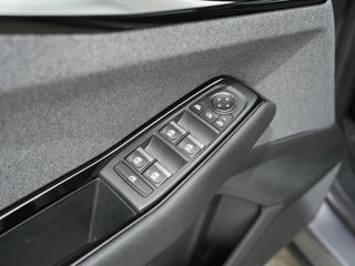 Renault Austral 1.3 MILD HYBRID 140PK EQUILIBRE  |  Pack City | Camera | Stoelverwarming / 25