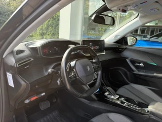 Peugeot e-2008 EV Blue Lease Allure 50 kWh | 97% SoH |Achteruitrijcamera | Navigatie | Trekhaak voor fietsendrager | Navigatie | Cruise Control / 14