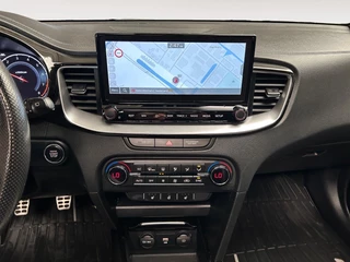 Kia ProCeed 1.0 T-GDI GT-Line | Elektrisch Glazen Schuif / Kanteldak | Apple Carplay / Android Auto | Navigatiesysteem | Stoel + Stuurverwarming | Licht + Regensensor | Parkeersensoren + Camera Achter | Cruise Control | 17” Lichtmetalen Velgen | Climate Control Rijstrooksensor + Correctie / 21