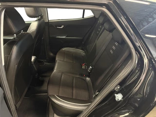 Kia Stonic 1.0 T-GDi MHEV GT-PlusLine Meest luxe uitvoering | 1e Eigenaar | Panorama dak | Dealer onderhouden | Cruise Control Adaptief | Carplay | Metallic lak | Fabrieksgarantie t/m 10-5-2030 + 3x 1 jaar* | NAP / 11