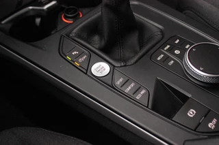 BMW 1-serie 116d F40 Executive Edition | 1e eigenaar | NL Auto | HiFi audio | DAB | LED | Apple Carplay | Rijstrooksensor | Cruise control | Climate control | Sportstuur | Active Guard Plus / 31