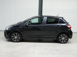 Toyota Yaris 1.5 Hybrid Bi-Tone ✅All Season✅Trekhaak✅Stoelverw.✅Clima✅Camera✅ / 24
