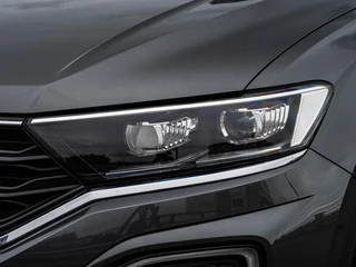 Volkswagen T-Roc 1.5 TSI 150 PK DSG Style IQ.DRIVE | Trekhaak | Virtual Cockpit | LED | ACC | Camera | Dodehoekdetectie | Stoel-/Stuurverwarming | Navigatie | Apple CarPlay/Android Auto | 18" / 41