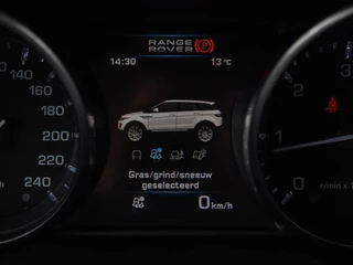 Land Rover Range Rover Evoque 2.2 TD4 4WD 150 PK Pure | Trekhaak | Leder/Alcantara |  Cruise control | Parkeersensoren | 17" / 16