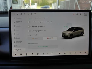 Leapmotor C10 Design 69.9 kWh | Demo | Diverse kleuren leverbaar | 1500 kg trekgewicht | Wltp 420 km | Stuurverwarming | Stoelverwarming en koeling | Elektrisch verstelbare voorstoelen | Navigatie | Keyless entry & start | 20 inch lichtmetalen velgen | Led verlichting / 33